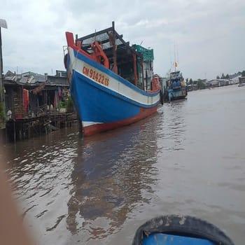 Cần bán ghe lú hoặc trao đổi ghe lớn hơn